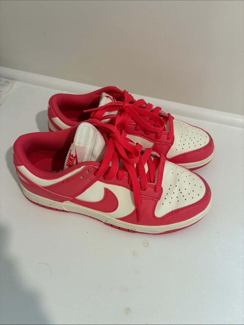 Nike Kids Low-Top Sneakers in Pink and White